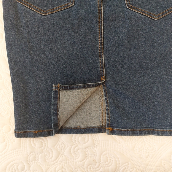 🔹️Dark blue denim skirt🔹️ - Picture 5 of 6